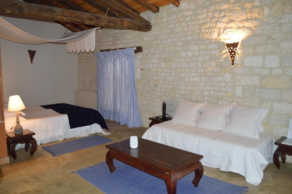 Hotel Les Vents Bleus Donnazac Pokoj fotografie