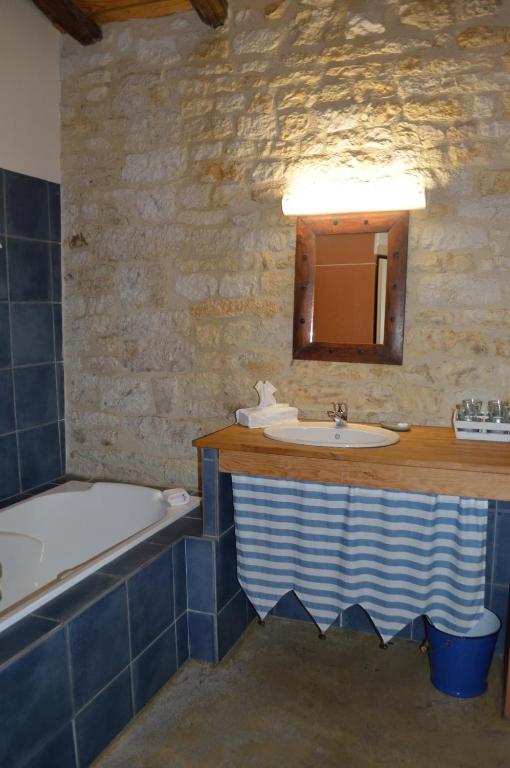 Hotel Les Vents Bleus Donnazac Pokoj fotografie